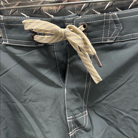 NWT!! Vuori Puerto Board short size 36 Green - Picture 4 of 5